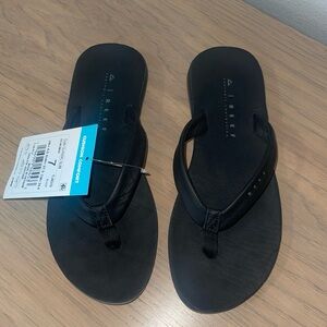 Reef NWT Classic Black Ojai Sandals size 7
